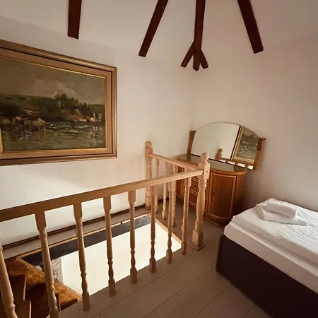 Inas & Lemia Forrest Homes With Outdoor Swimming Pool Holiday home *