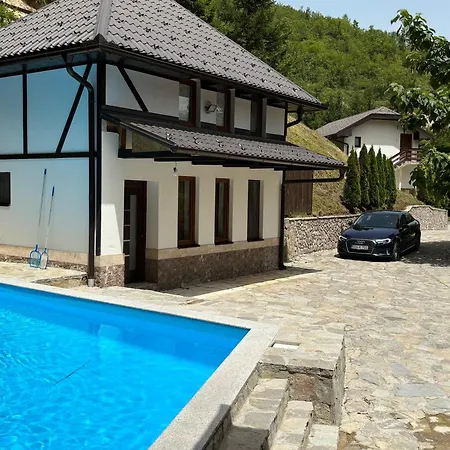 Inas & Lemia Forrest Homes With Outdoor Swimming Pool Holiday home Bihac